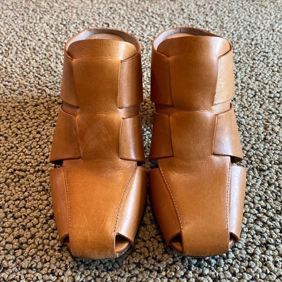 Donald Pliner Lilia Tan Block Heel Mules Size 6 in EUC - Picture 1 of 9